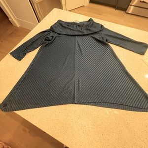 Cowl neck top handkerchief bottom